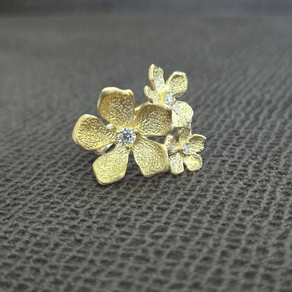 Mia Fiore Textured Gold💛 Triple3️⃣ Blossom🌸 Ring💍 - NWT - Picture 11 of 16